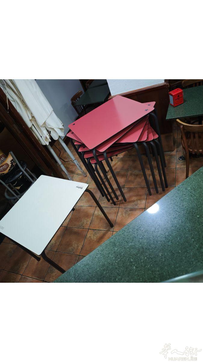 出5张白色7张红色terraza桌子10€一张.全部打包100带走 hospitalet自取 联系电话652992412
