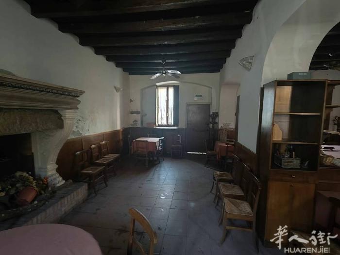 🔥米兰168餐馆附近店面出租 没有转让费 ​ ​面积：180平   租金：25