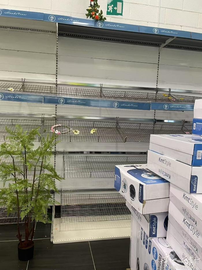 二手百货货架出售，1500mq面积货架。 配件齐全充足。。有兴趣可以过来看货架，