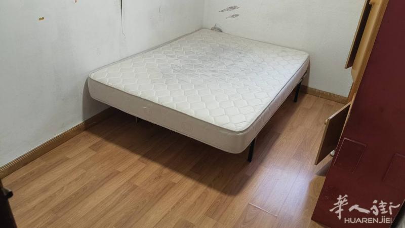 直租马上入住usera地铁口嘉成侓师楼边上二楼步梯