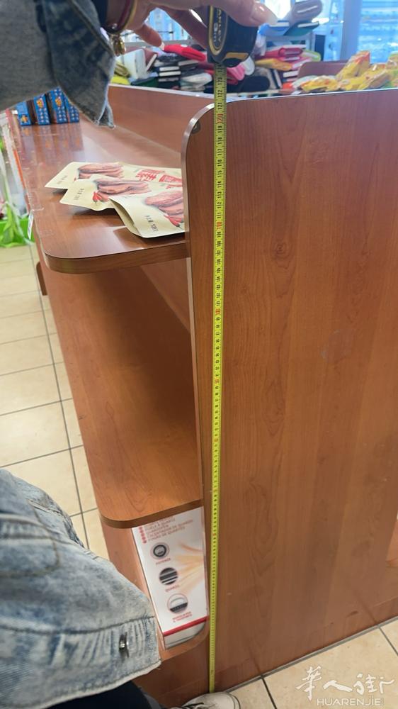 服装模特人、货架挂钩、鞋柜、百货货架等等白菜价卖卖卖，给钱就卖，威尼斯附近，联系