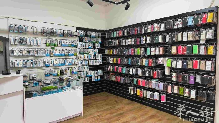 米兰边手机店转让，电话 3778244674，微信 fu3315987774