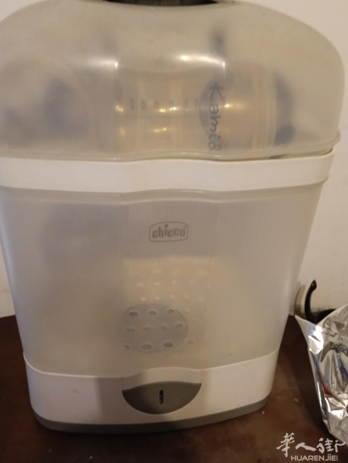 chicco奶瓶消毒柜，自动断电，可蒸鸡蛋10出。