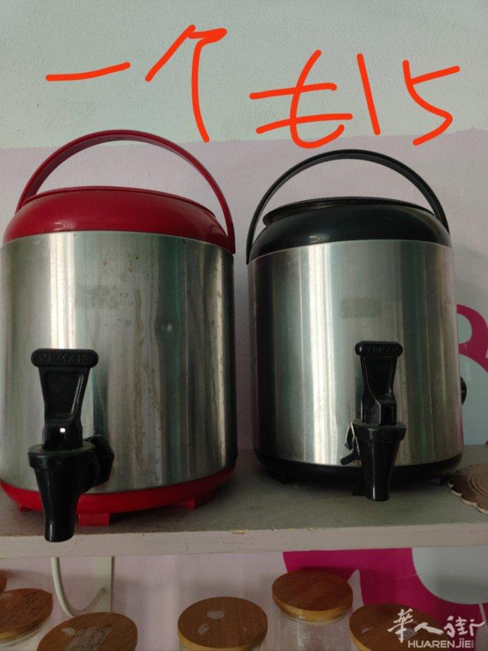 出售 奶茶店设备，奶茶桶 封膜机，热水机，摇摇机，瓦夫机，果糖机 打包价格可谈