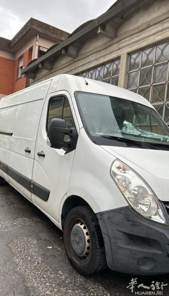 出自用的furgone（中小货车）公里数11万左右 雷诺车