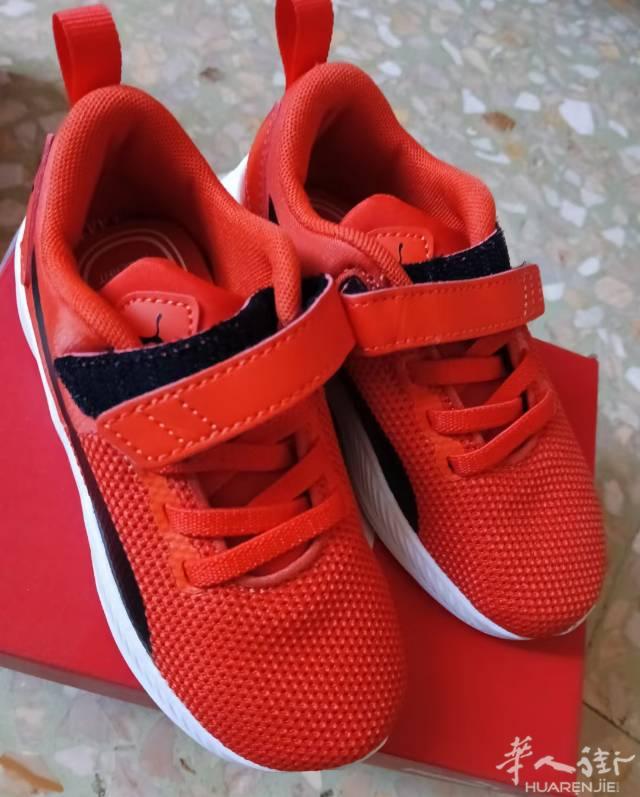 出售小孩鞋子全新
25码 原价29.99€  20