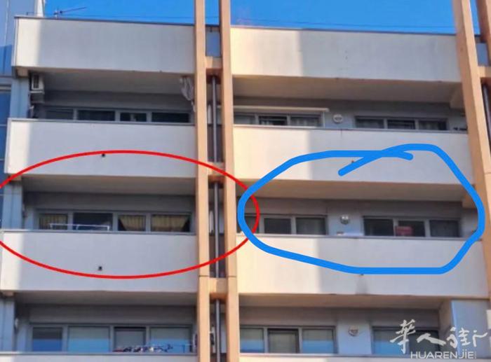 Prato在Tavola 红都附近 百利超市楼上： 两个办公室类型的小型套房拍卖