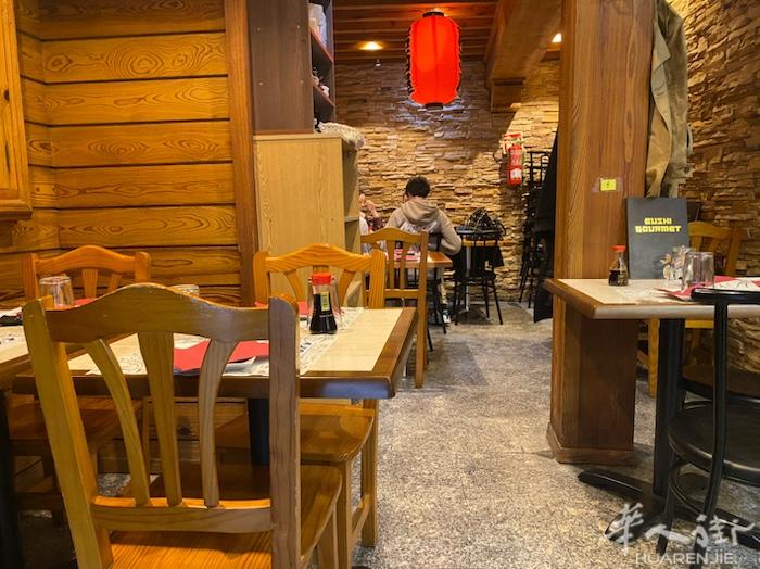 Toledo 酒吧带寿司🍣 位于Toledo 旅游景区酒吧带寿司🍣店转让。店
