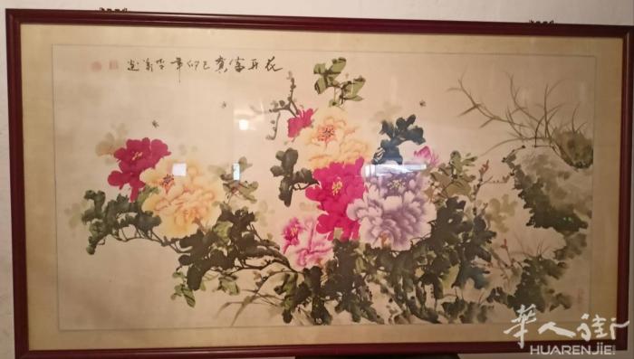 富贵花开带有框架画匾，长153cm，宽83cm，低价转让。