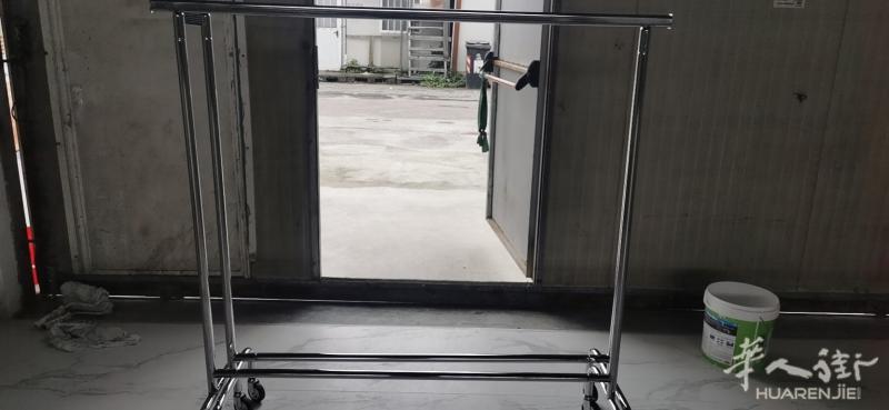 收购一批二手服装推架 电话联系3385602605