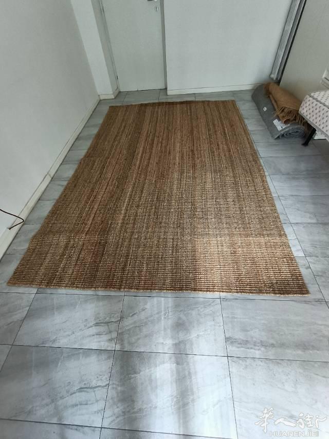 出售4块地毯及床垫