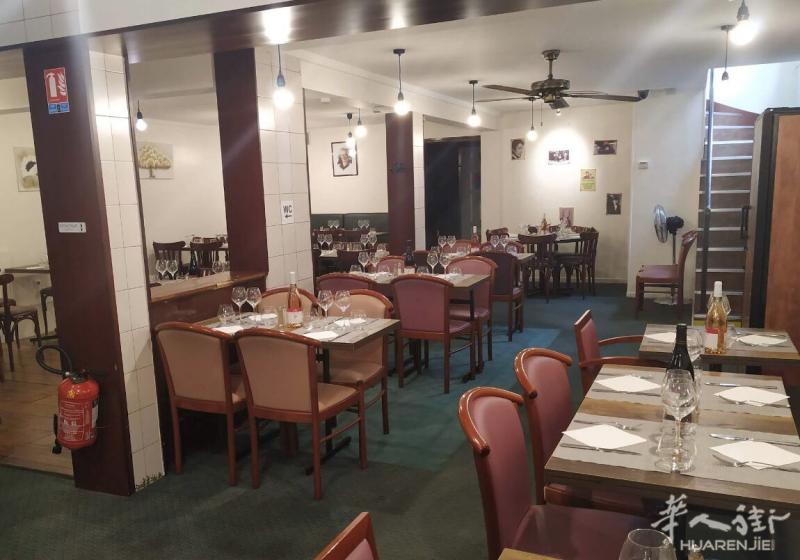🏡大巴黎77省Chelles市中心二手商铺💎140M²售价仅390 000💶带160M²大地下室🍴餐厅位于市中心