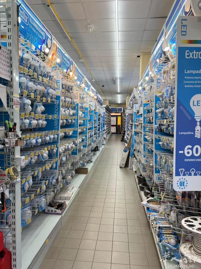 corigliano 海边城市 现在有 7年老店转让 1000平方左右 百货店