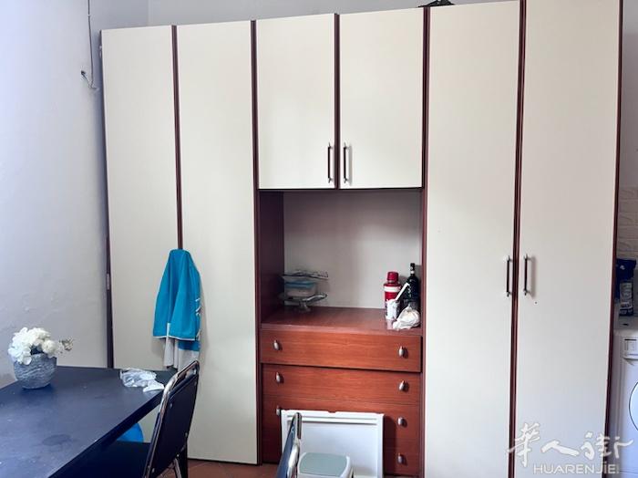 Prato全新家具转卖，有需要的联系，3466333816