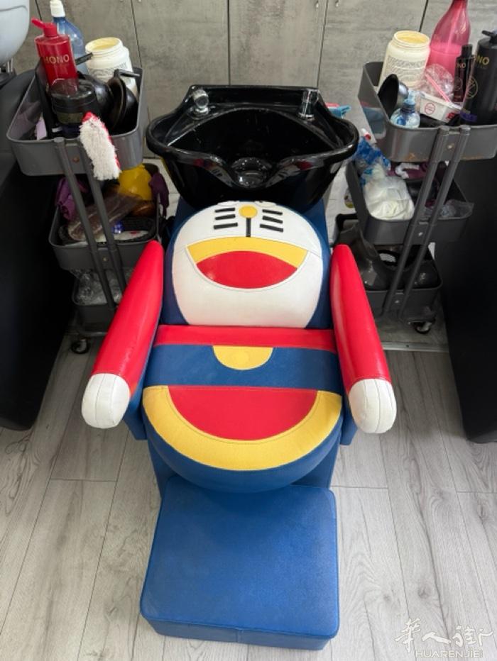 出一台全新小朋友洗头床（图片参考，仓库里有一台全新的） 200欧 自提 在tri