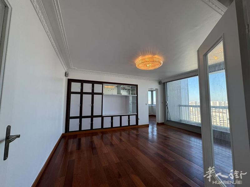 🏡小巴黎19区优质二手公寓三房一厅🏠87.36M²仅售520 000💶,🚇公寓靠近地铁 7 号线 Crimée站