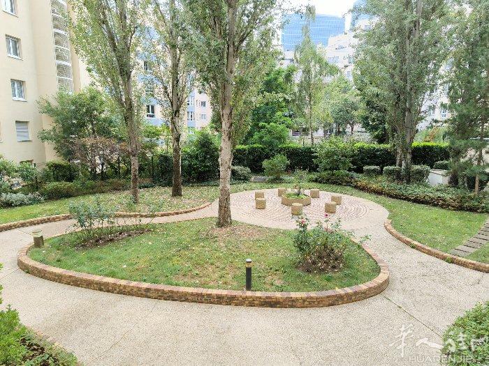 92 Courbevoie 近La défense中央供暖三房一厅可四房带阳台家