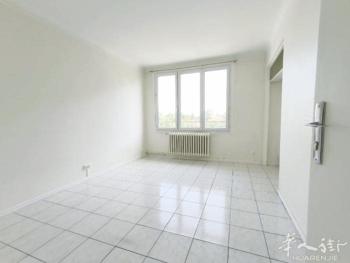 94 近13区Vitry sur Seine T9 中央供暖两房一厅出售  【交