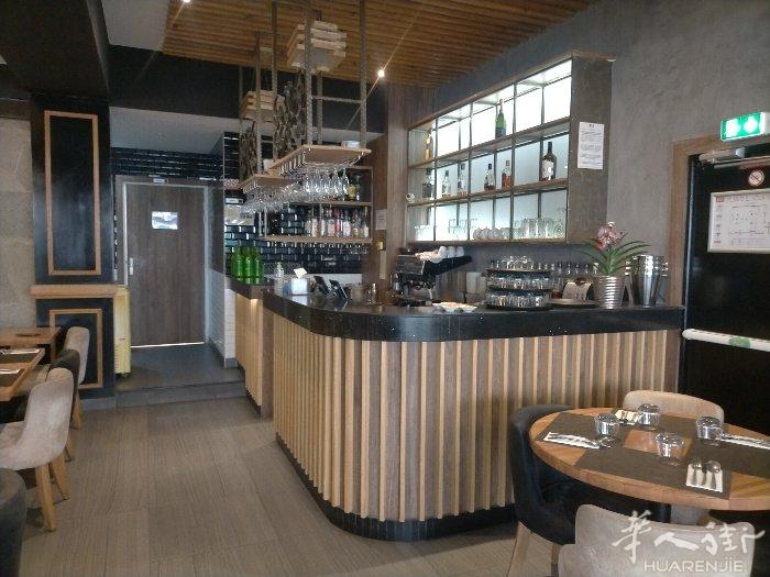 92 Asnières sur seine 泰餐转让，近火车站，有大的 terr