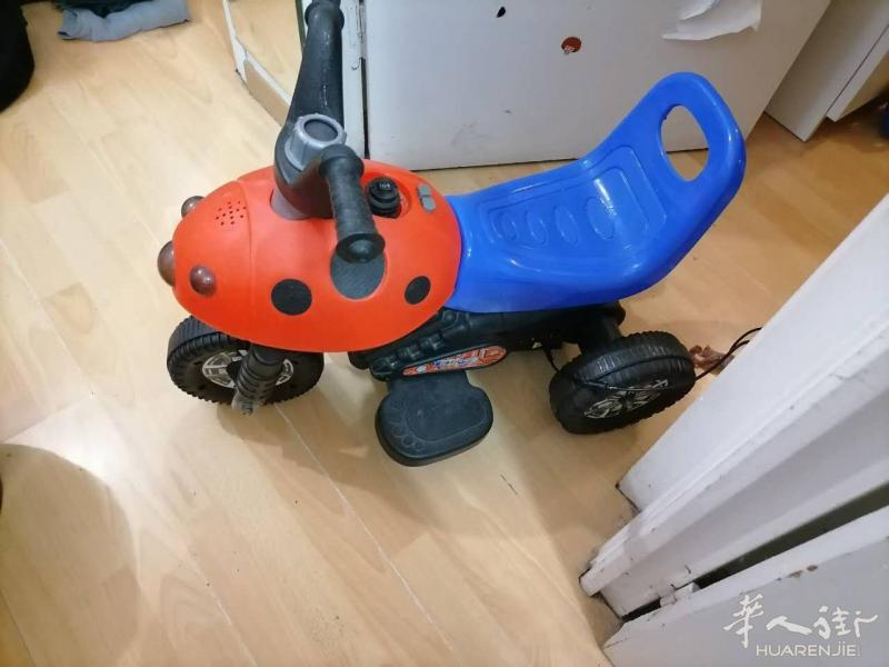 出售小孩玩具摩托车+平板车