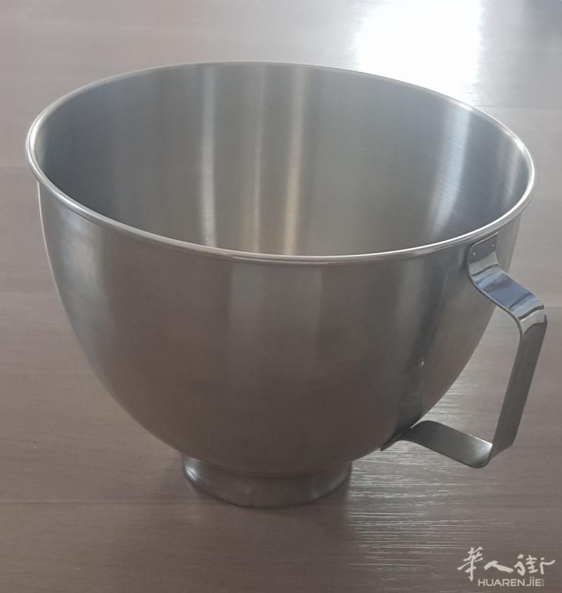 Kichenaid 4.3L和面机的bol带把手(全新)85欧出售。