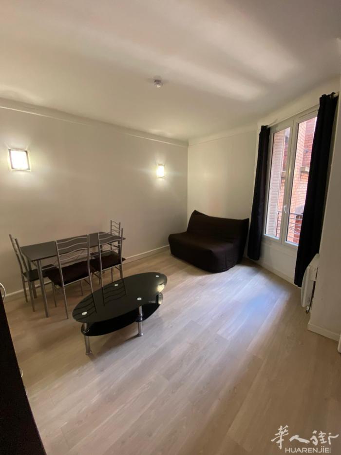 20区(ID：183167) 20平的 Studio  有家具