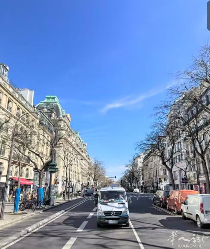 Grands Boulevards街区的中心地带，地理位置优越、人流密集，毗邻