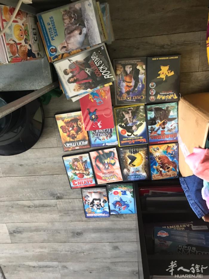 DVD 一个€1 书一本€1