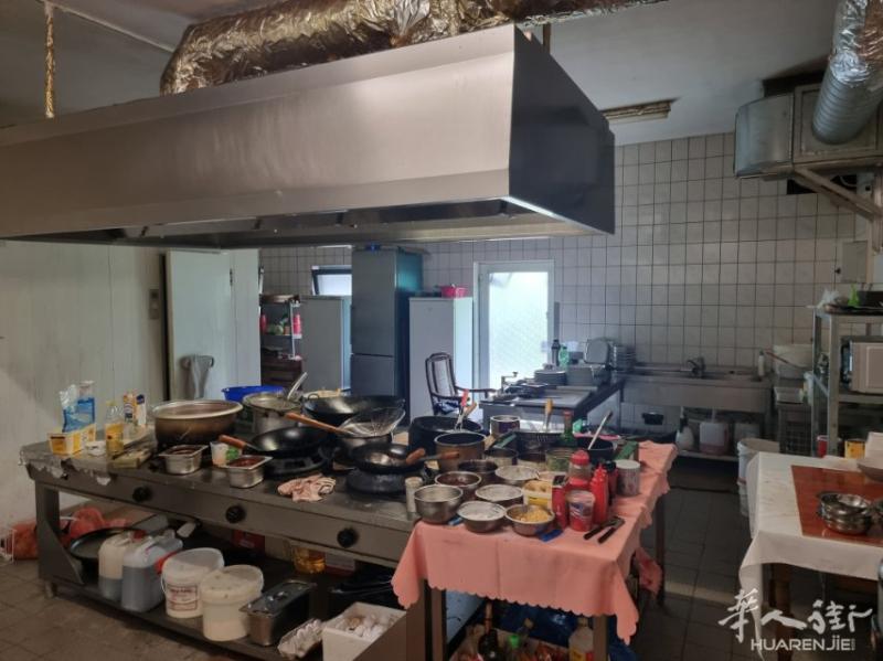 亚琛附近餐馆结业风机炉头桌椅酒吧台等等全部免费送