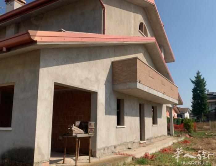 PADOVA 出售一套双拼别墅位于Saonara 最受欢迎的住宅区
