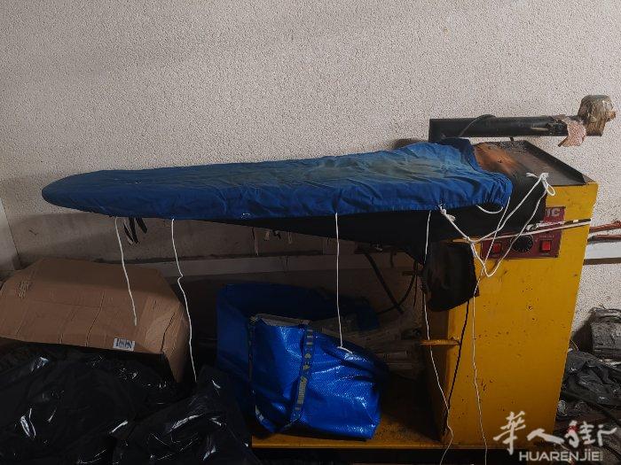 衣工厂烫机烫台一套转卖，价格400，有意者联系电话0605602683