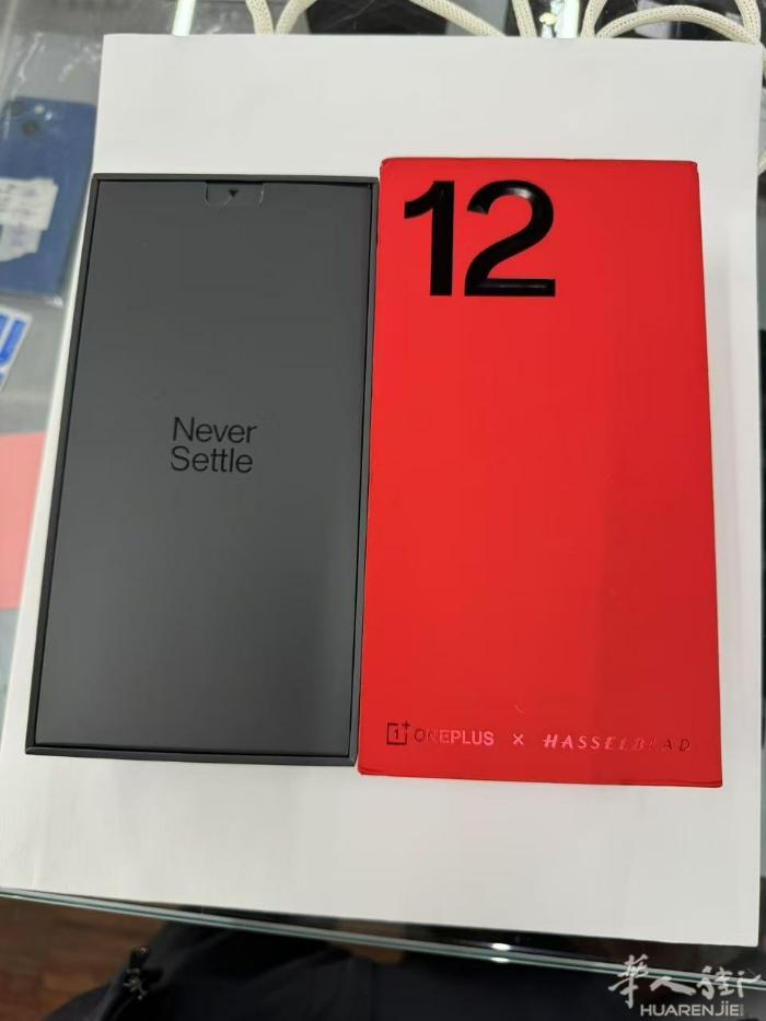 one plus 12 5g 512gb 99新 几乎全新 没使用 甩卖了 €4