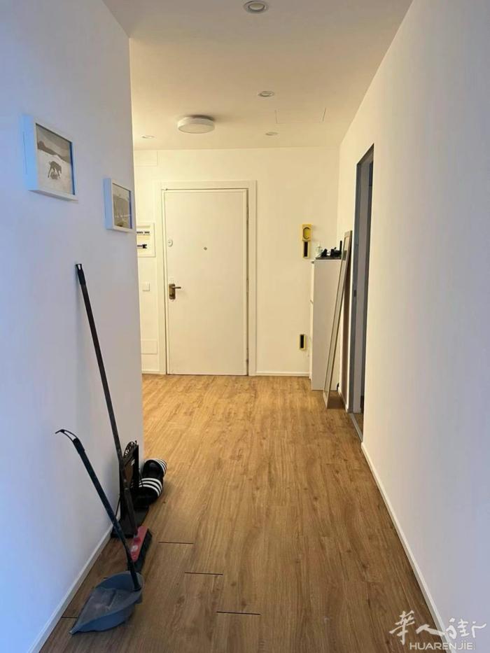 🏠红线三室两卫豪宅新装修🏠 地址：via aristotele  租金：23