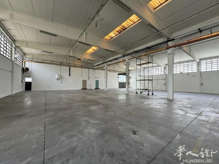 FORLI 卖工厂带住家 一号工业区近高速路口  Capannone 700 M