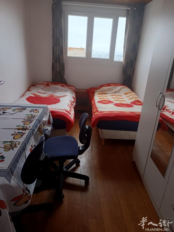 出租一房一厅在Villejuif 另外单独出租一个房间 交通方便，附近有地铁和超