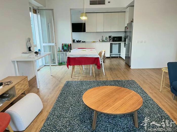 🏠红线三室两卫豪宅新装修🏠 地址：via aristotele  租金：23
