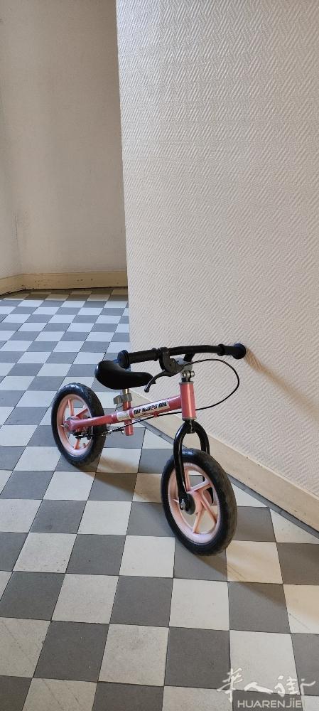 平衡车10欧 地址拉德芳斯
