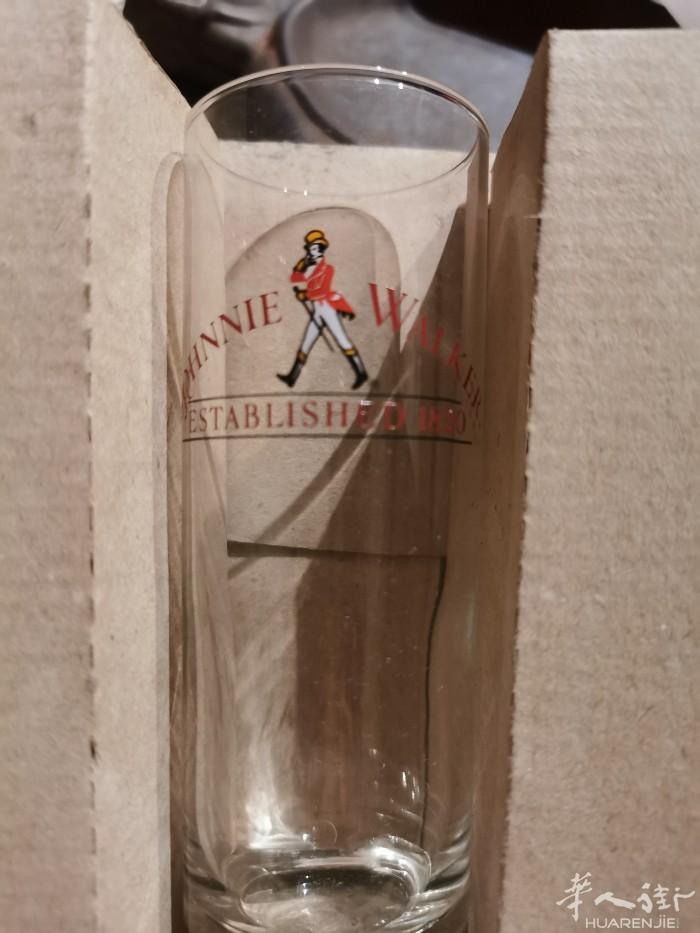 运动单车，30欧，全新小黑板3欧，4盒全新玻璃杯，每盒6个2欧