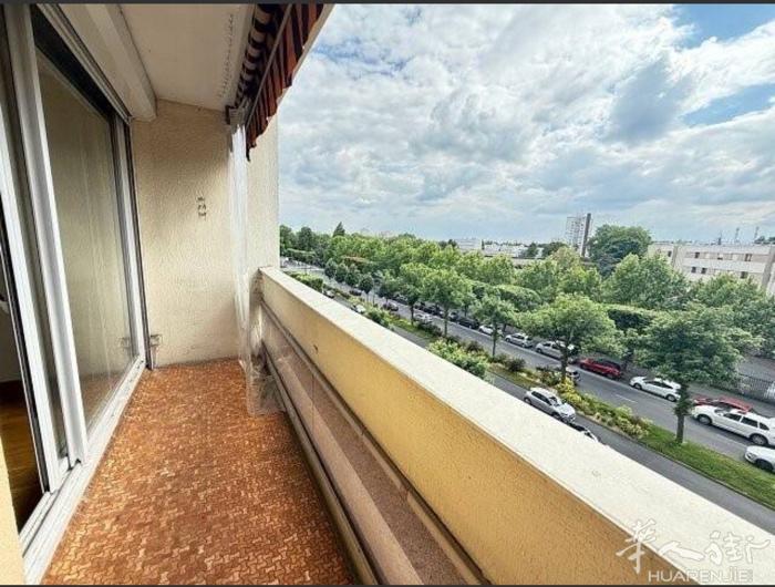 94区Maisons alfort .3房一厅出售.无需装修.离地铁几分钟.治安