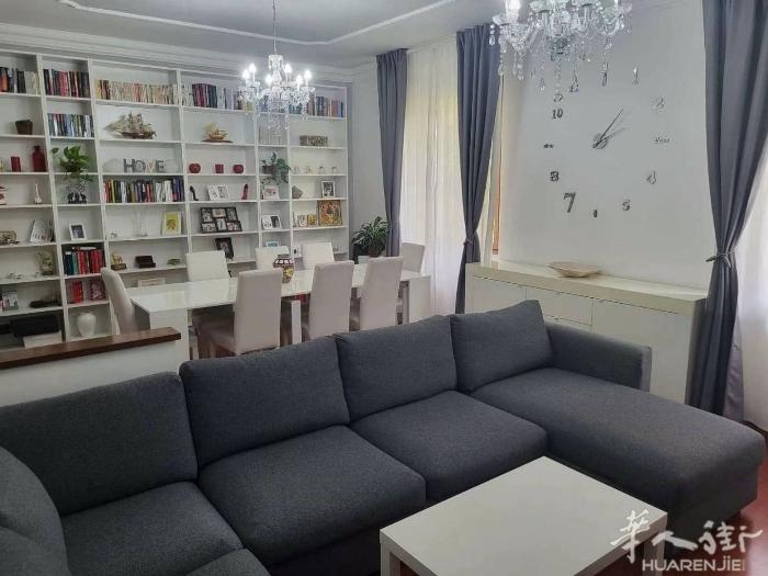 Sesto San Giovanni精装两室一厅出售 ​ ​户型：两室一