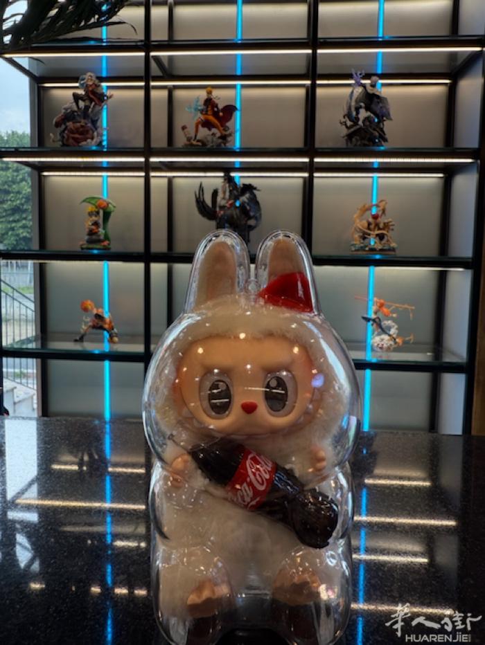 米兰边点餐店招聘一名跑堂/Sala，可以提供单人间ps住家很近走路1分钟，周一到