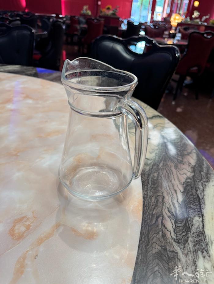 有二手水壶出手有30个共50欧元有意者请来电0628687788