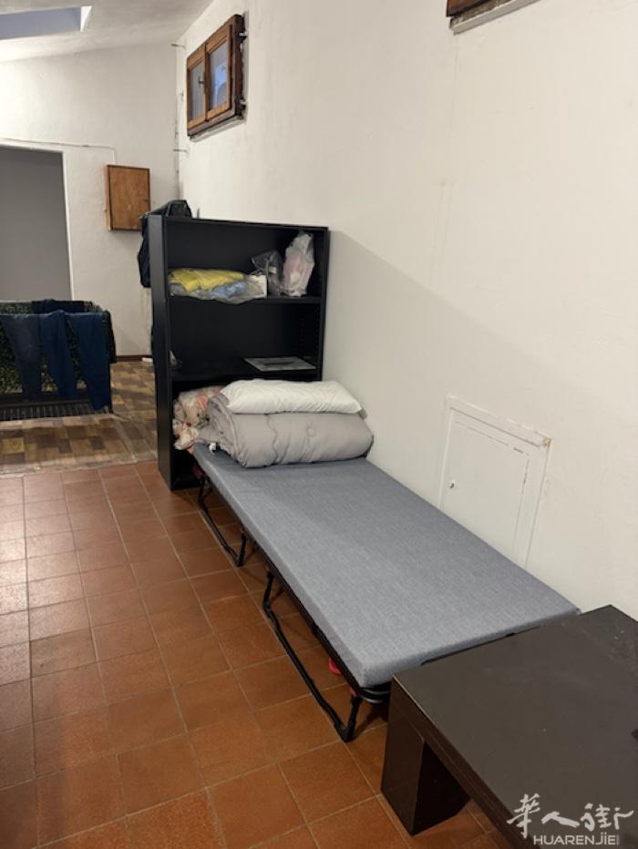 中国街香满楼附近 有单人床位搭铺，限男性，230/月