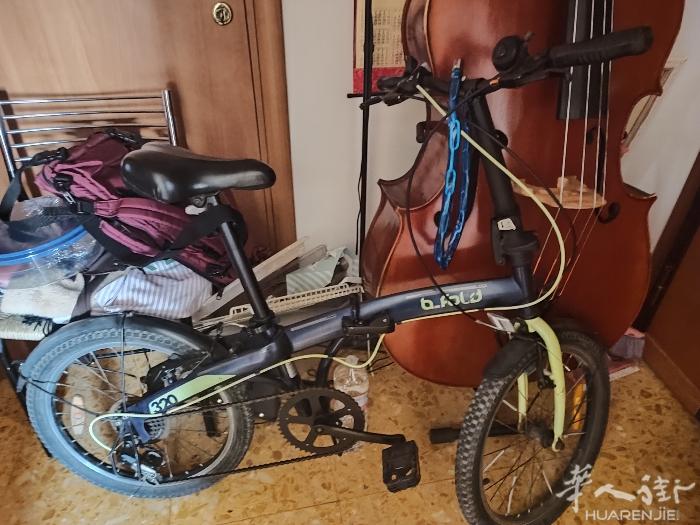 罗马出可折叠自行车，50欧，a线地铁口上门自提， 刚打过气，送自行车车车锁