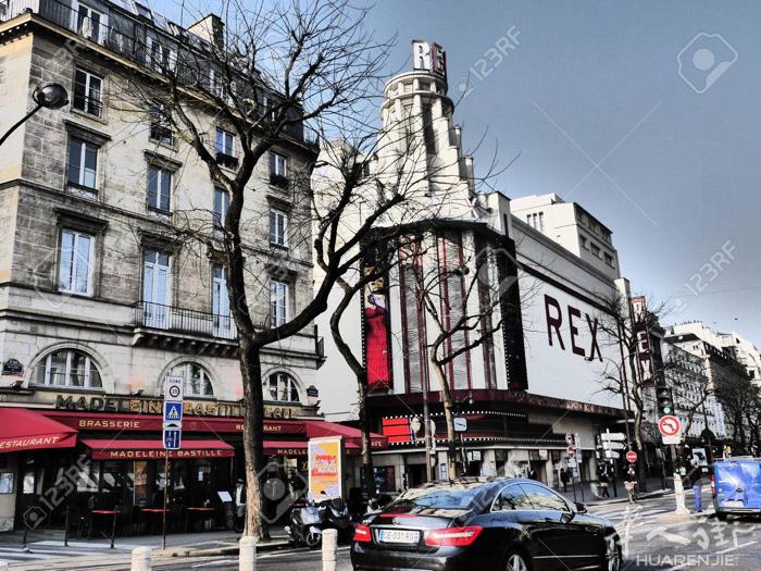 🏢商铺出租，独家授权的，为您提供 2 个商业场所可供出租，位于 Bouleva