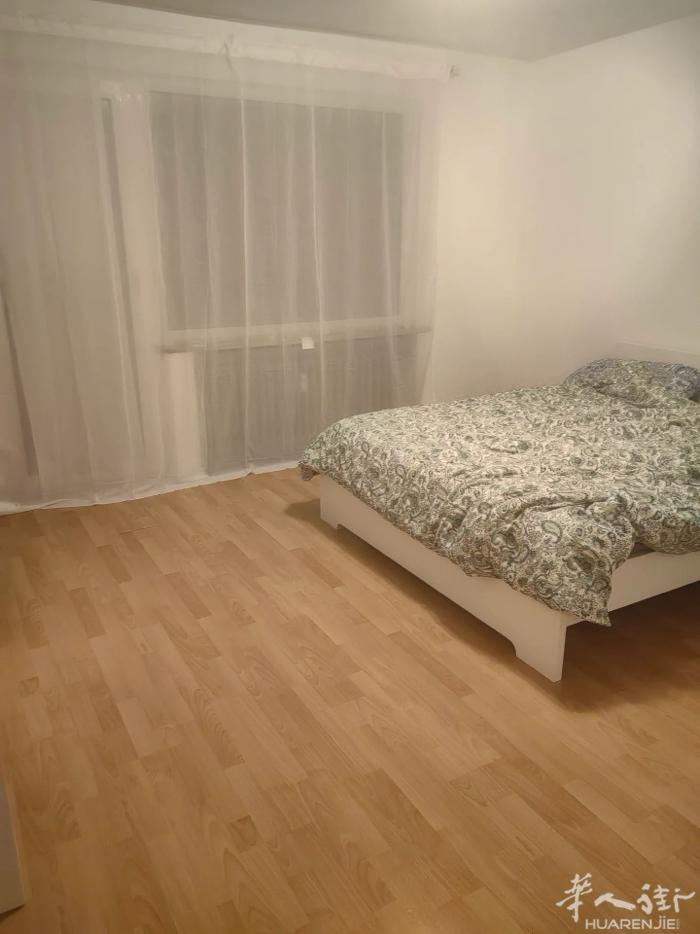 Krefeld市中心好房6月1号起出租，离火车站步行10分钟，家具电器齐全，有网