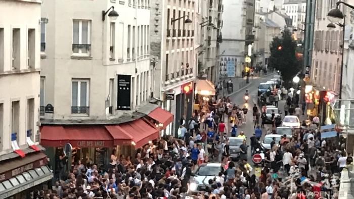 rue la roquette 出租店铺，69平米，店面33平米，地下室36平米
