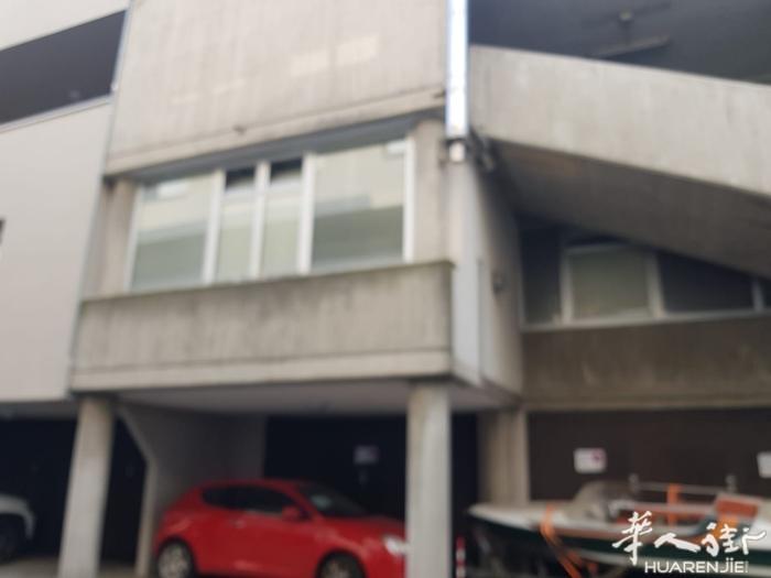 整套房屋出租或出卖，COMO地区 总面积160平方米，二楼 没有电梯。可以做小型