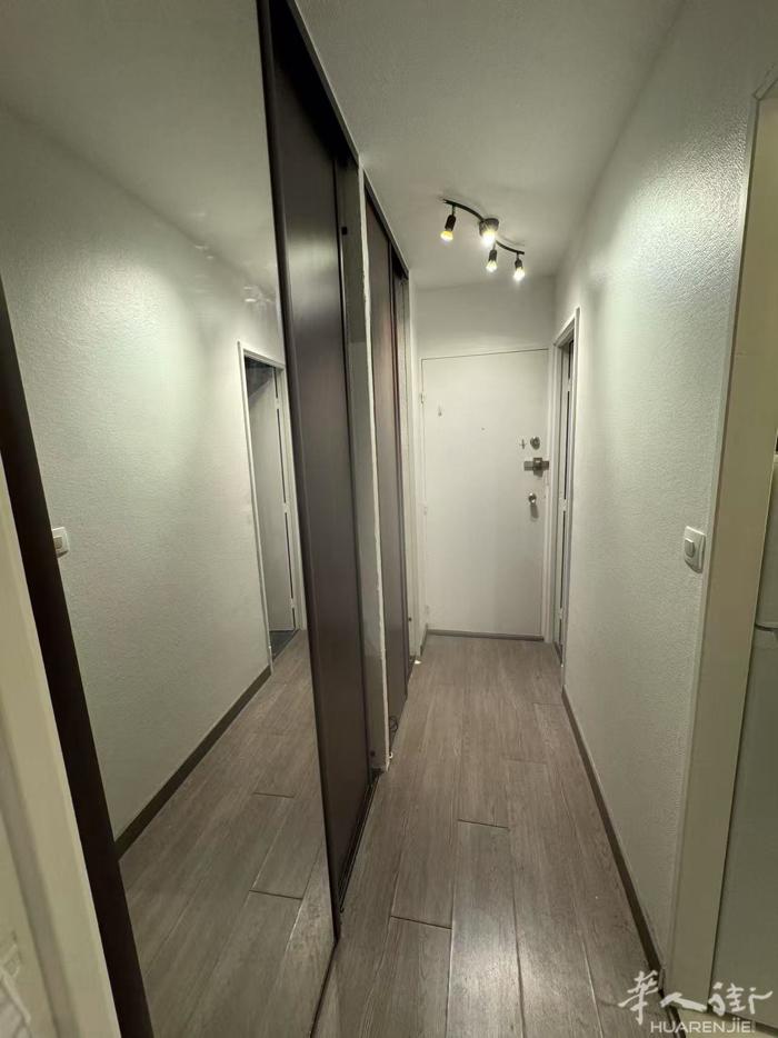 法國巴黎vitry sur seine studio出租，高樓中第三層，視野無阻