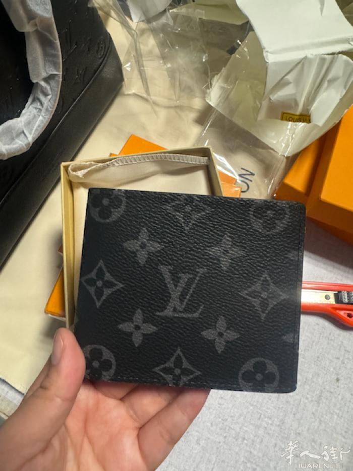 真皮钱包 带盒子～ 50  可以货到付款哦 意大利现货 欧洲其他国家都可以发